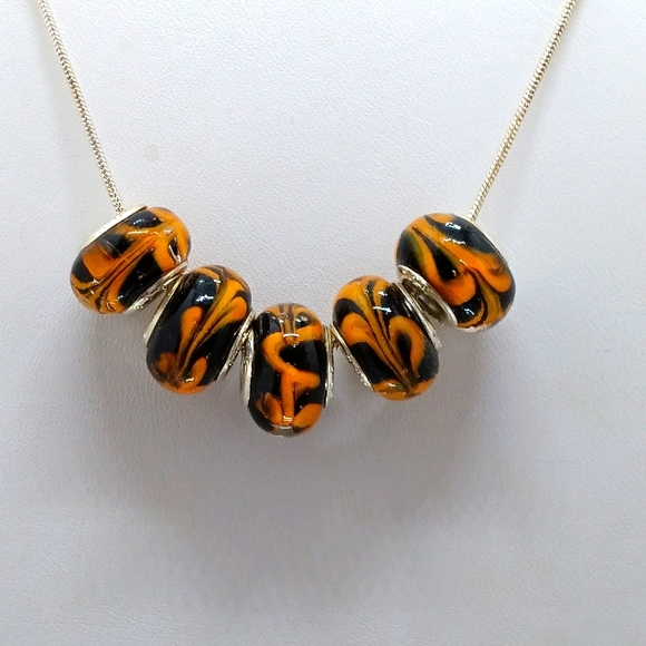 Jewelry - 925 Necklace w/Lampwork round glass beads